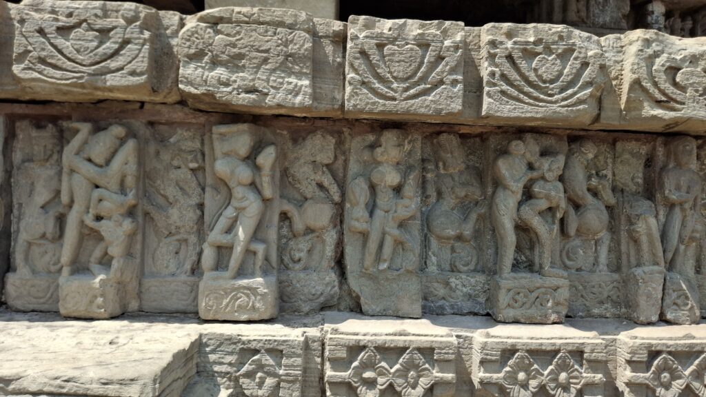 मैथुन युक्त कृतियाँ
